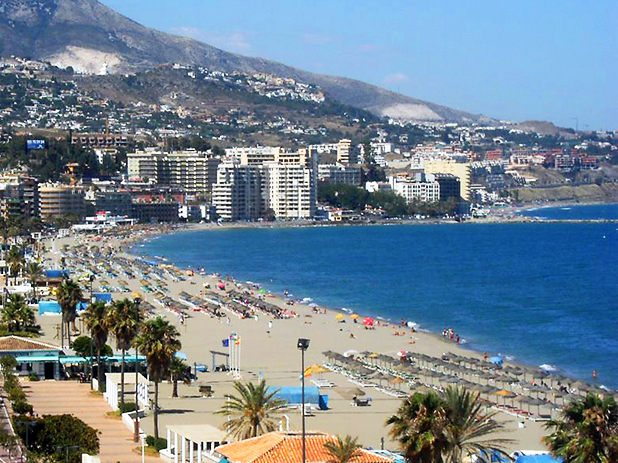 Los Boliches in Fuengirola is a 10 minute walk from the station