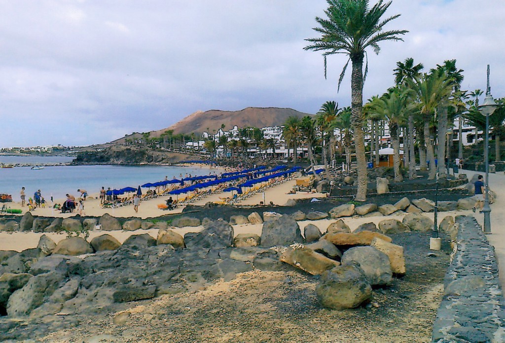 Playa Blanca Beach with plenty of sun loungers