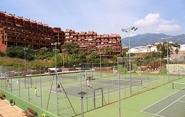 Why not try Paddle Tennis at the Benalmadena's Racquet Club - photo courtesy of www.visitcostadelsol.com