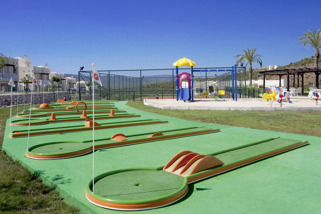 Mini golf and kids play area are great for keeping the kids amused