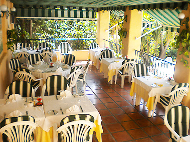 Restaurante el Golf with balcony dining to enjoy enjoy the views