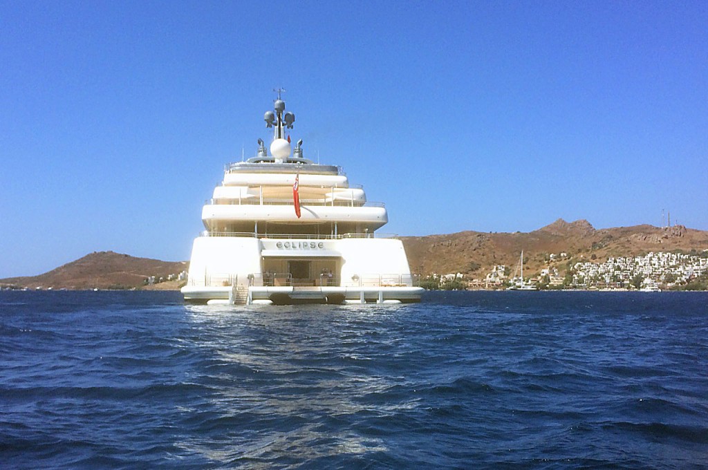 The Eclipse has 2 helipads, a submarine, 3 launch boats, 2 swimming pools, several Jacuzzis and a nightclub!