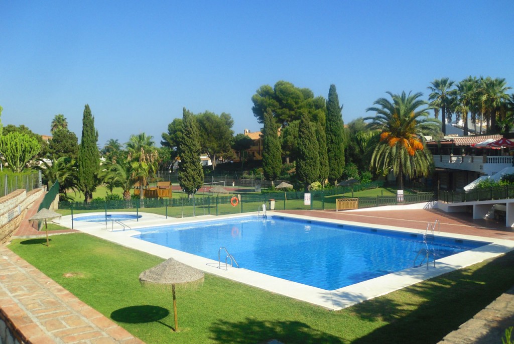 Villa SP041 with access to the urbanisations communal pool, tennis courts, play area, bar and restaurant