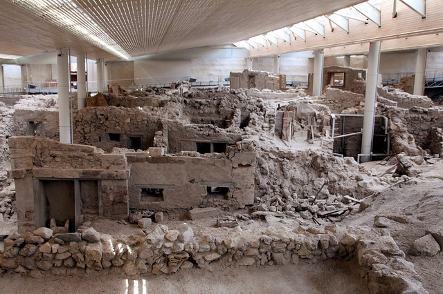 Akrotiri, the archeological site dates back to the 5th millennium BC