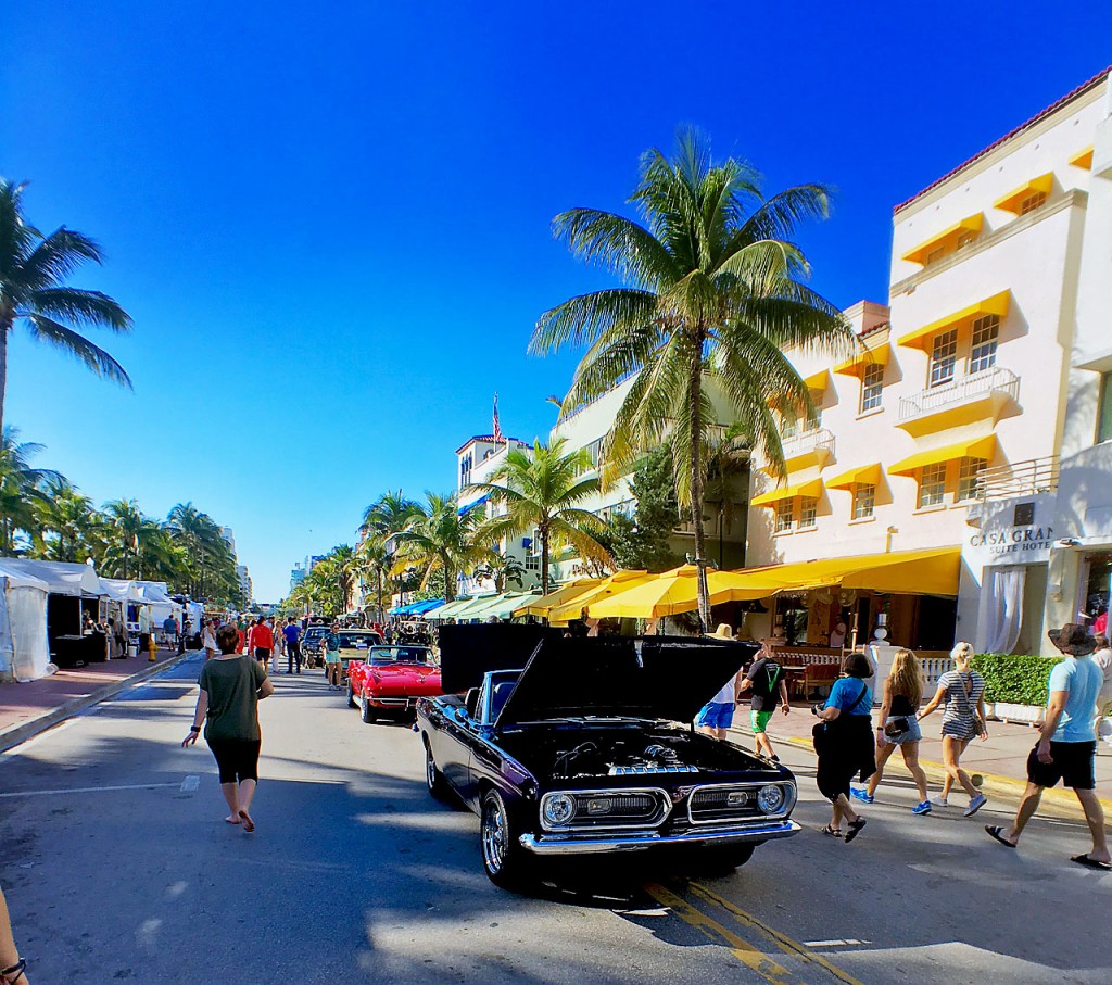 Classic American Cars on Ocean Drive