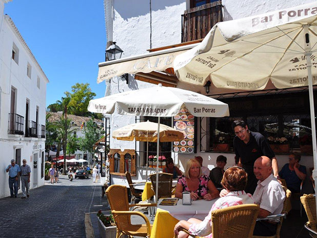 Mijas bar and cobbled street