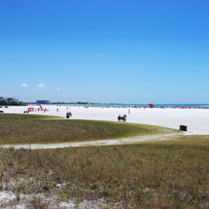 Siesta Beach: sit on one of the many benches and enjoy the stunning views